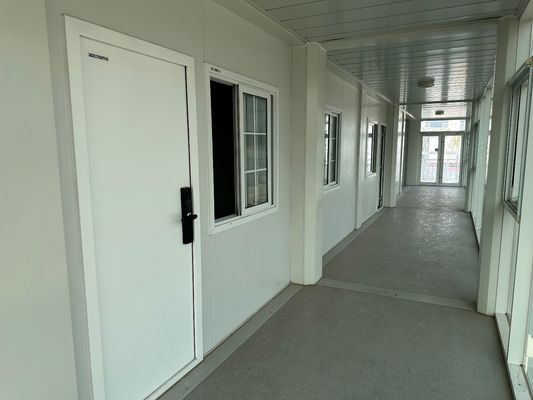 Γρήγορη εγκατάσταση πλεονέκτημα 20 40ft Steel Sandwich Panel Flat Pack Container House for Office Apartment Mall Workshop