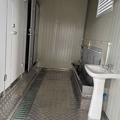20FT/40FT Προσαρμοσμένα προκατασκευασμένα μπάνια με τοπικό πρότυπο ηλεκτρικό ρεύμα και ντους
