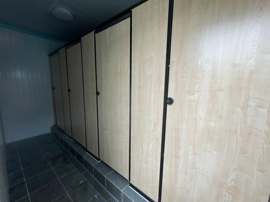 Σκληρό και αναπνευστικό κοινό τροχόσπιτο διπλώσιμο κάμπινγκ τουαλέτα για πολυτελή κάμπινγκ