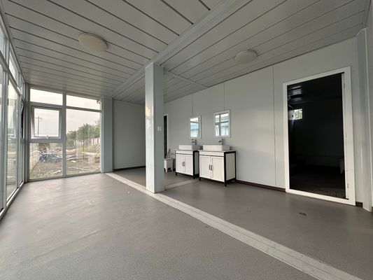 Σταθερό 20 40ft Sandwich Panel Flat Pack Container House για γραφείο Διαμέρισμα Γρήγορη εγκατάσταση και διάρκεια ζωής 15 -25 χρόνια