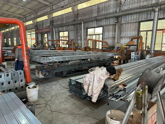 Αδιάβροχο φορητό αδιάβροχο πυρόστακτο 40ft 20ft Μονάδες προσκευασμένα σάντουιτς πίνακα επίπεδη συσκευασία κοντέινερ σπίτι γραφείο κατάστημα