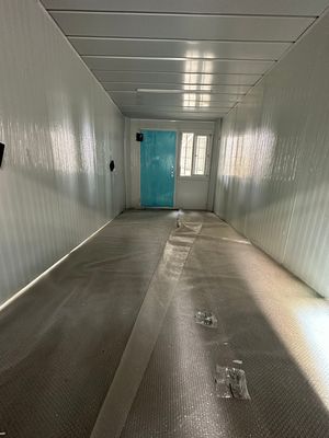 20/40 ft Αδιάβροχο αναδιπλούμενο κοντέινερ Σπίτι Προσαρμοσμένη διάταξη Προετοιμασμένο σπίτι για τη στέγαση των εργαζομένων κατασκηνώσεων