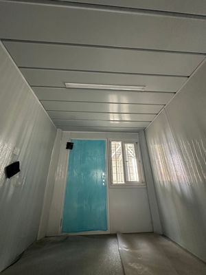 Τοπικό πρότυπο ηλεκτρικής ενέργειας σάντουιτς πίνακα χάλυβα πλαίσιο αναδιπλούμενο 40 πόδια πλοήγηση κοντέινερ σπίτι με τουαλέτα και ντους