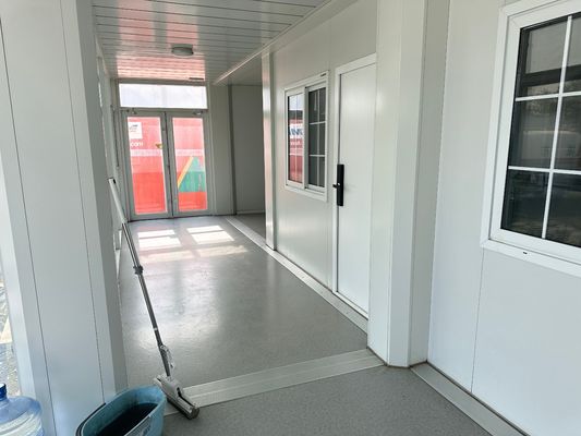 Προσαρμοσμένο 20FT / 40FT μοντέρνο στυλ Prefab House με μπάνιο Flat Pack Container κατοικίες