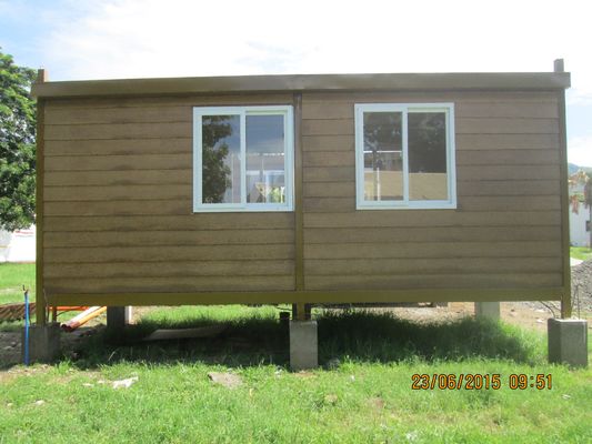 Προσαρμοσμένο χρώμα Luxe ξύλινο σπίτι Prefab ξενοδοχείο 3 δωμάτια και 4 υπνοδωμάτια 20 ft House Kit Prefab Flat Pack Container House