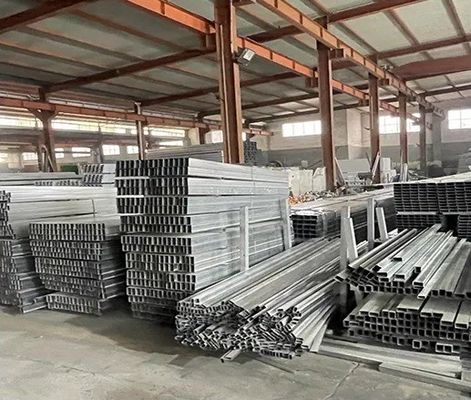 Προσαρμοσμένο σχεδιασμό Ηχοστεγείς υγρασίαστεγείς αντιμυκητιαστικές προφυλακτό σπίτι για κοιτώνα κύρια δομή χάλυβα δομή σάντουιτς πάνελ