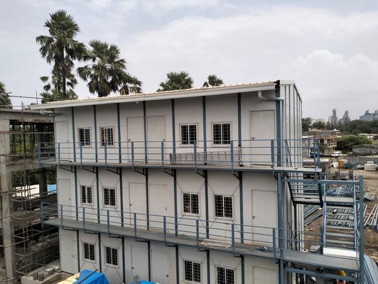 Αλουμινένιο παράθυρο και ξύλινο πάτωμα 2 ορόφους γυάλινο προκατασκευασμένο σπίτι για μικρές οικογένειες