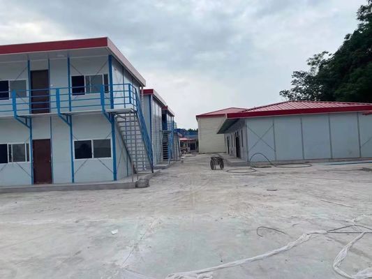 Μπλε λευκό φωτεινό χάλυβα δομή πλαίσιο Prefab σπίτι με 4 υπνοδωμάτια στη Νότια Αφρική διώροφο πολυτελές θόλο σπίτι