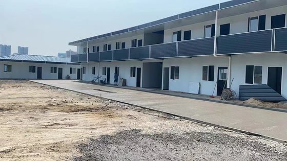 Εύκολη συναρμολόγηση Στυλ σχεδιασμού Wabi-Sabi 20FT/40FT Προσαρμοσμένο μοντελοποιημένο προκατασκευασμένο σπίτι με πλωτό σπίτι