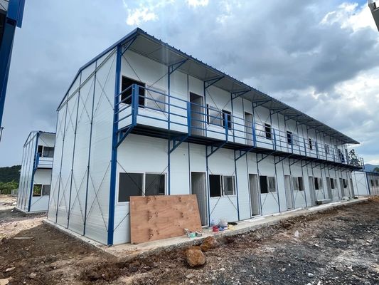 Εύκολη συναρμολόγηση Στυλ σχεδιασμού Wabi-Sabi 20FT/40FT Προσαρμοσμένο μοντελοποιημένο προκατασκευασμένο σπίτι με πλωτό σπίτι