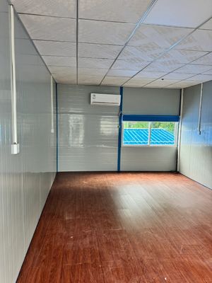 Εργαστήριο Αποθήκη Κατασκευή Γραφείο Χάλυβα Προσυσκευασμένο σπίτι με 50/75/100mm κύμα Sandwich Panel τοίχος