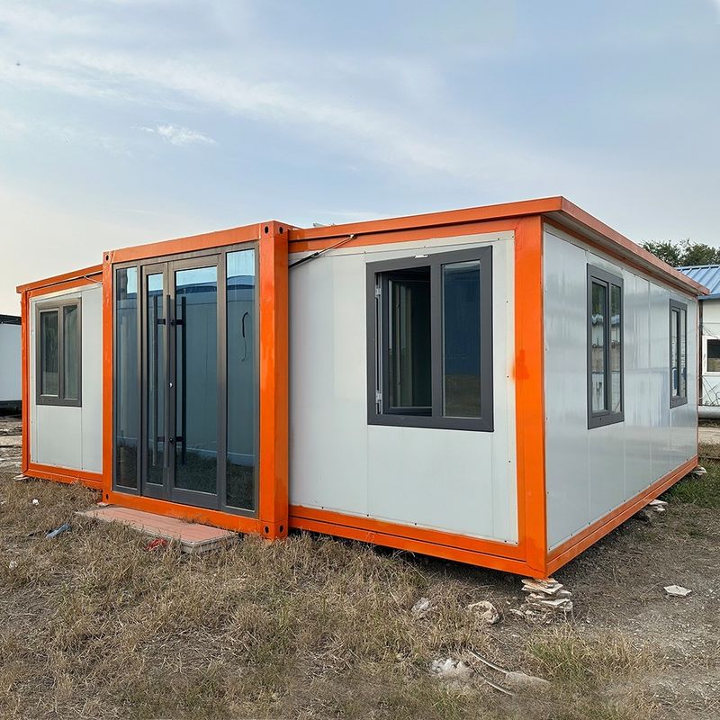 20ft 2 δωμάτια Προσυσκευασμένα πολυτελή επεκτάσιμη κοντέινερ σπίτι βίλα με προσαρμοσμένη χρώμα εγκατάσταση ευέλικτη συναρμολόγηση