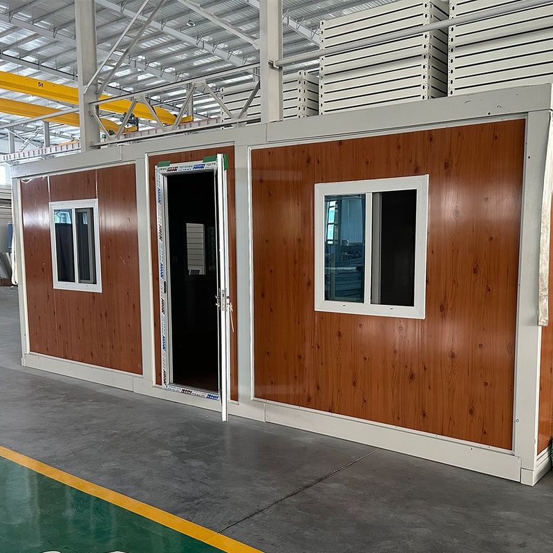 20ft πολυτελή επεκτάσιμη Prefab Container House σε τροχούς Σάντουιτς Panel Steel Frame Ιδανικό για διαμέρισμα διαβίωσης