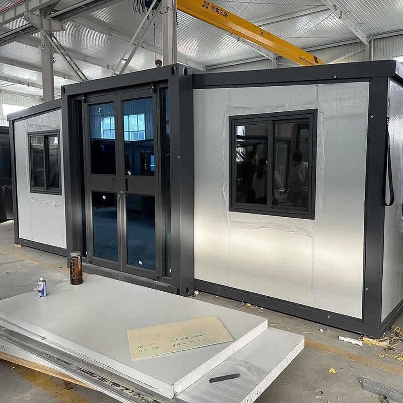 Τοπικό στάνταρ ηλεκτρικό 20ft 40ft επεκτάσιμη Prefab Container House 3 υπνοδωμάτια με τουαλέτα Εκλεκτικό στυλ σχεδιασμού